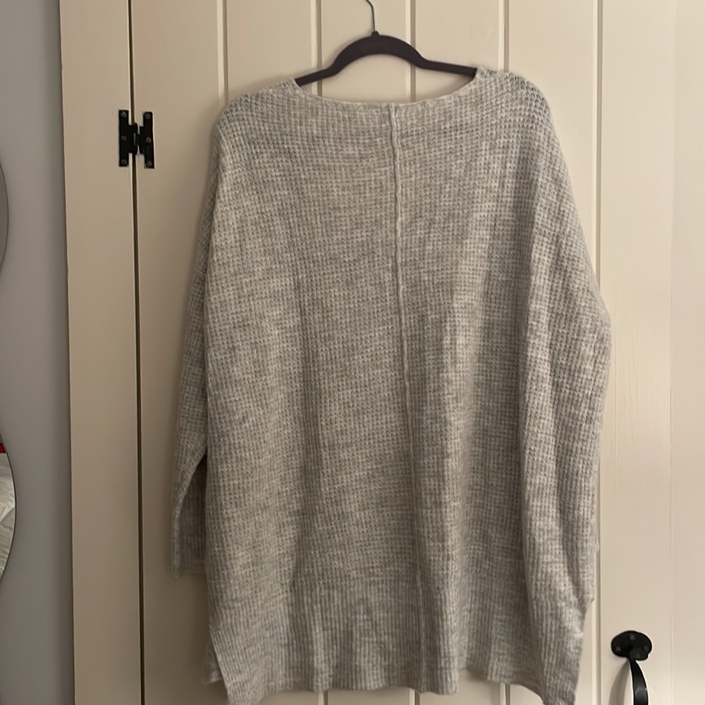 Worn Once Or Twice, No Flaws! Oversized And Cozy - image 3